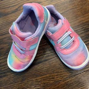 Striderite WIDE girls sneakers